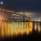 Köhlbrandbrücke bei Nacht, Hamburg - HDR (Exposure Blending)