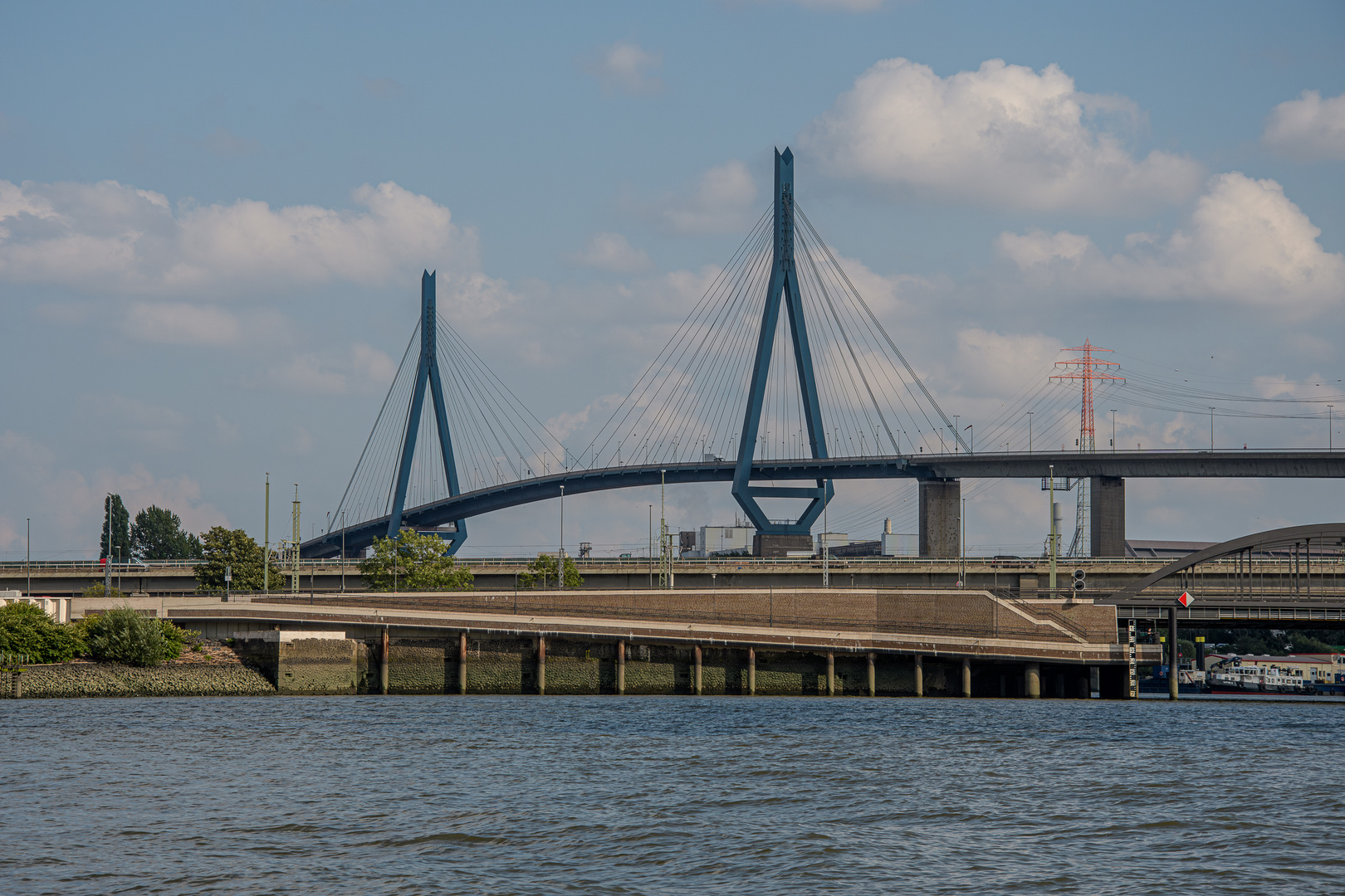 Köhlbrandbrücke - Blick aus den Waltershofer Hafen