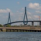 Köhlbrandbrücke - Blick aus den Waltershofer Hafen