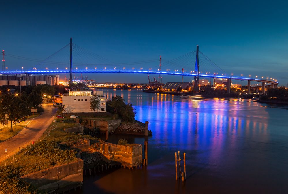 Köhlbrandbrücke Blue Port