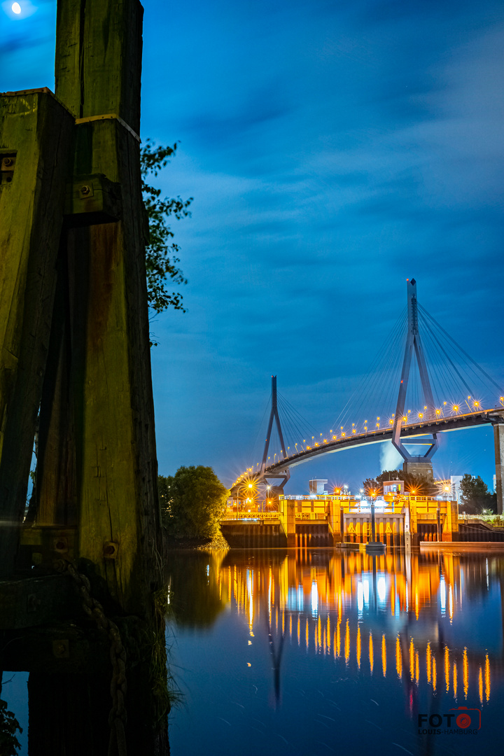 Köhlbrandbrücke Hamburg bei Nacht