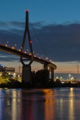 Köhlbrandbrücke im Abendlicht
