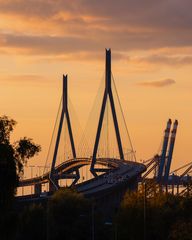 Köhlbrandbrücke im Abendlicht