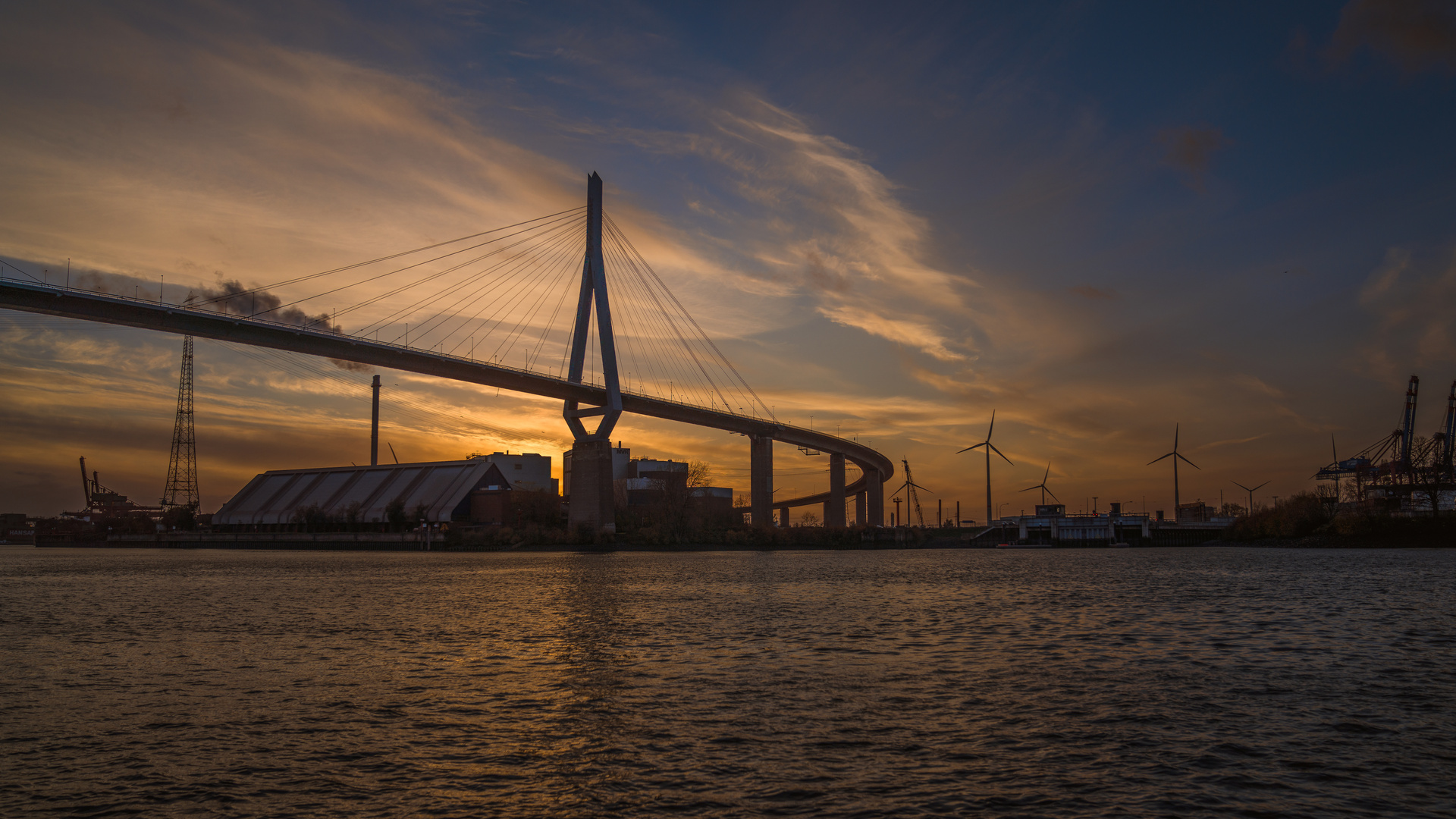 Köhlbrandbrücke im Abendlicht