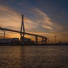 Köhlbrandbrücke im Abendlicht