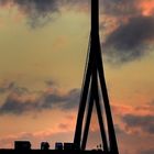 Köhlbrandbrücke im Abendlicht