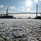 Köhlbrandbrücke im Gegenlicht