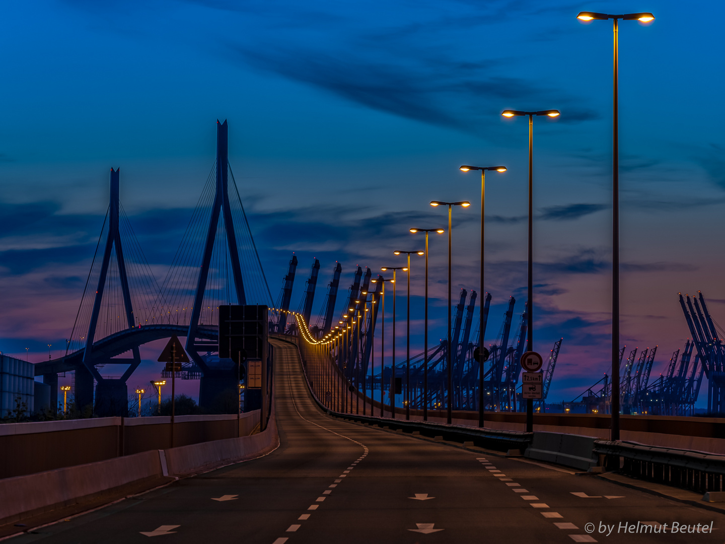 Köhlbrandbrücke - Licht an!