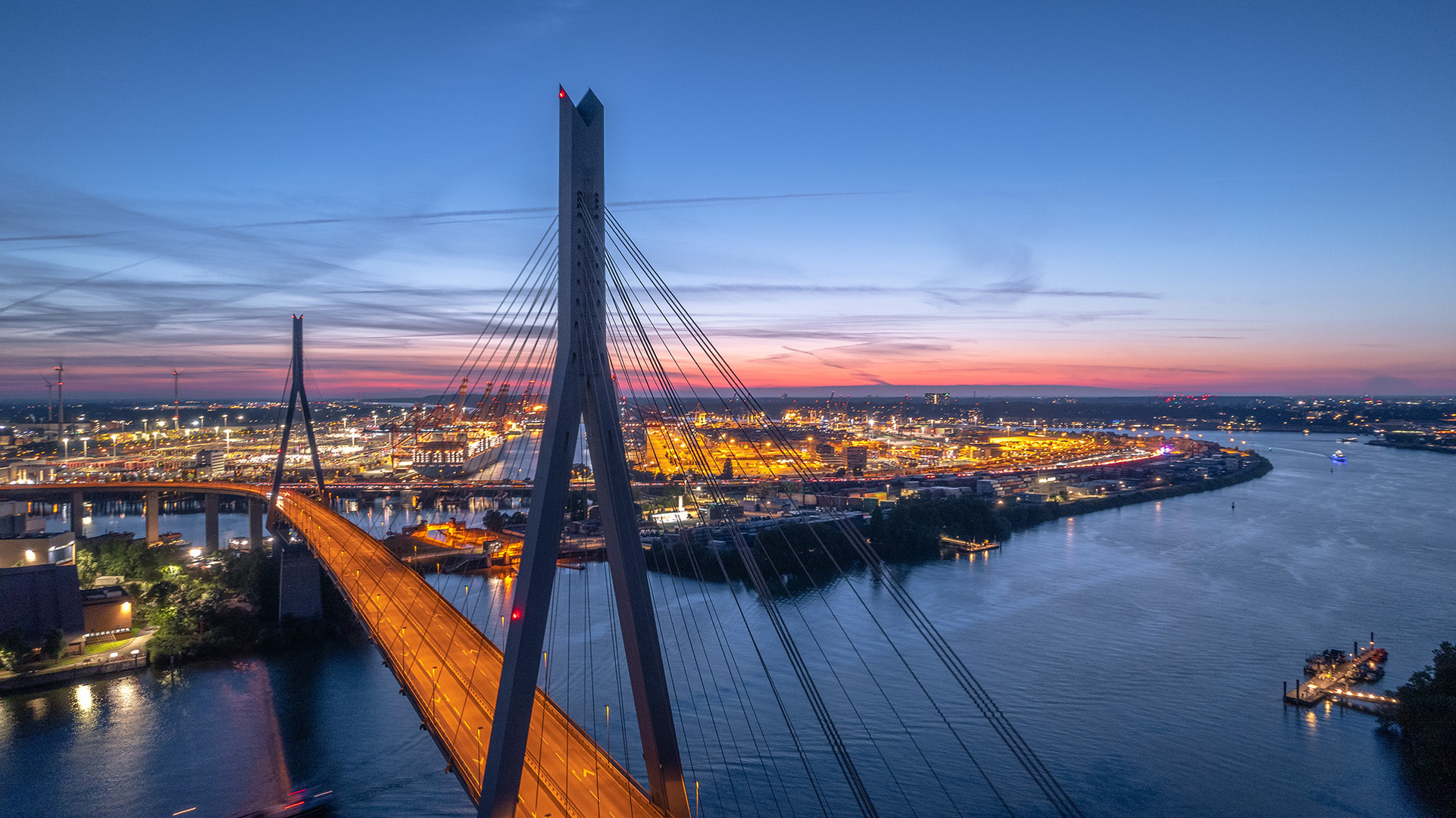 Köhlbrandbrücke von oben