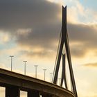 Köhlbrandbrücke zur goldenen Stunde