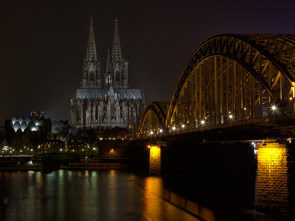 Kölle bei Nacht....