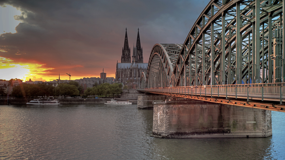 Köln am Abend (3) - Deutzer Brücke