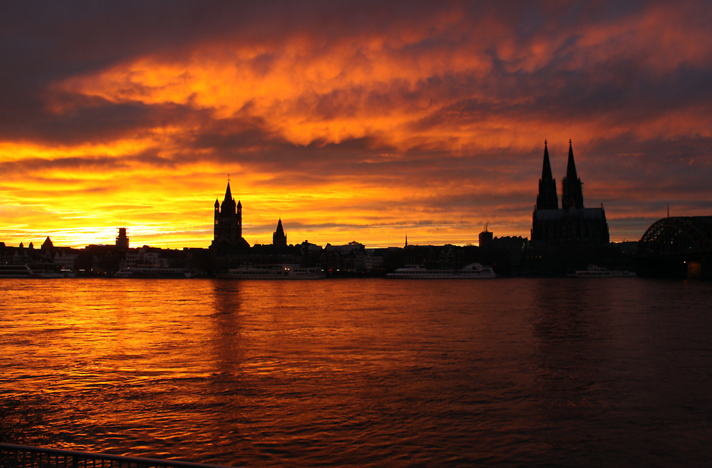 Köln am Abend