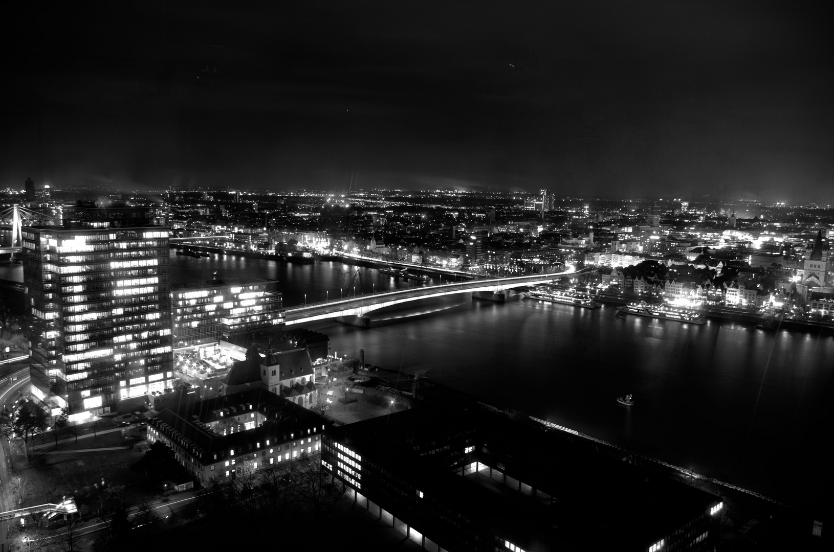 Köln bei Nacht