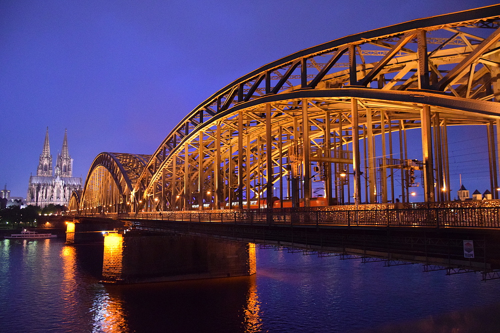 Köln bei Nacht.....