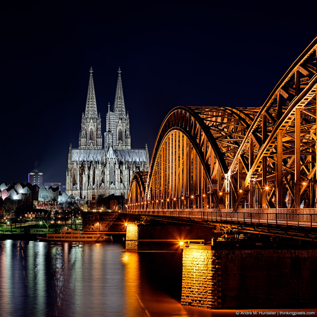 Köln bei Nacht - Kölner Dom und Hohenzollernbrücke