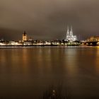 Köln bei Nacht und Regen