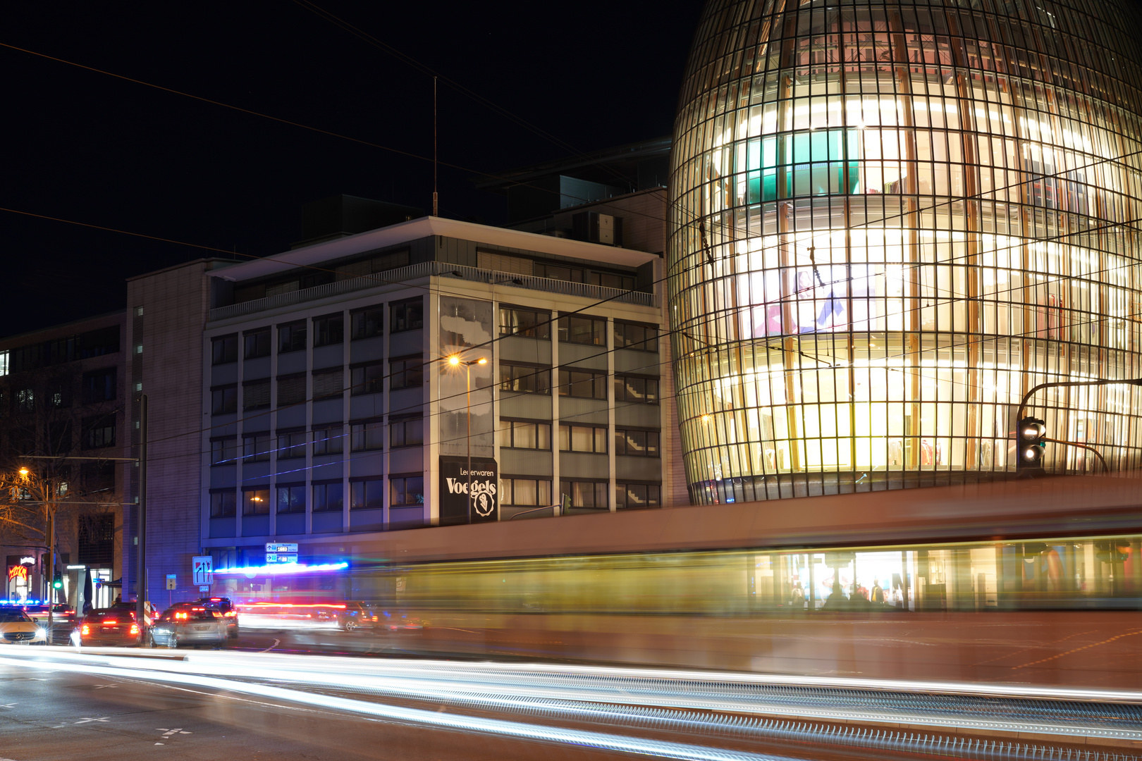 Köln bei Nacht Verkehr