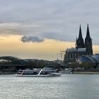 Köln bei scharfem Wind