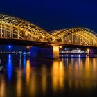 Köln - blaue Stunde, goldene Brücke