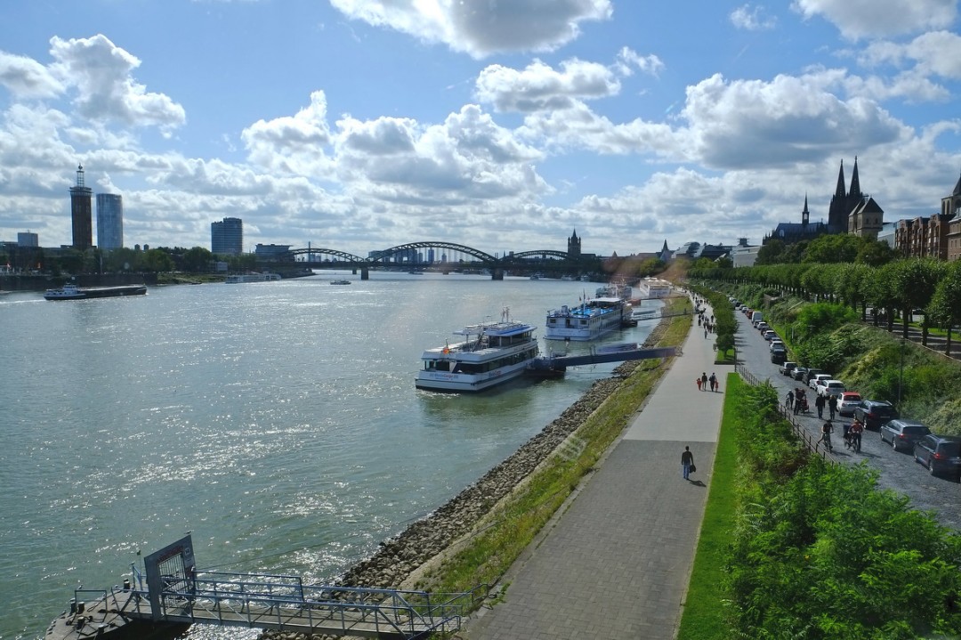 Köln, Blick aus der Bastei auf Rhein und Dom