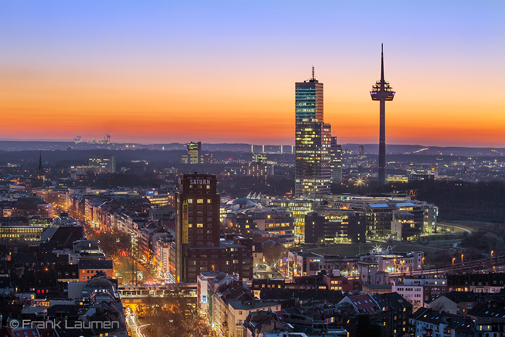 Köln - Blick nach Westen zum Colonius und Mediapark mit Kölnturm