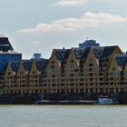 Köln - Blick von Köln-Deutz auf den Hafen und die Häuserfront