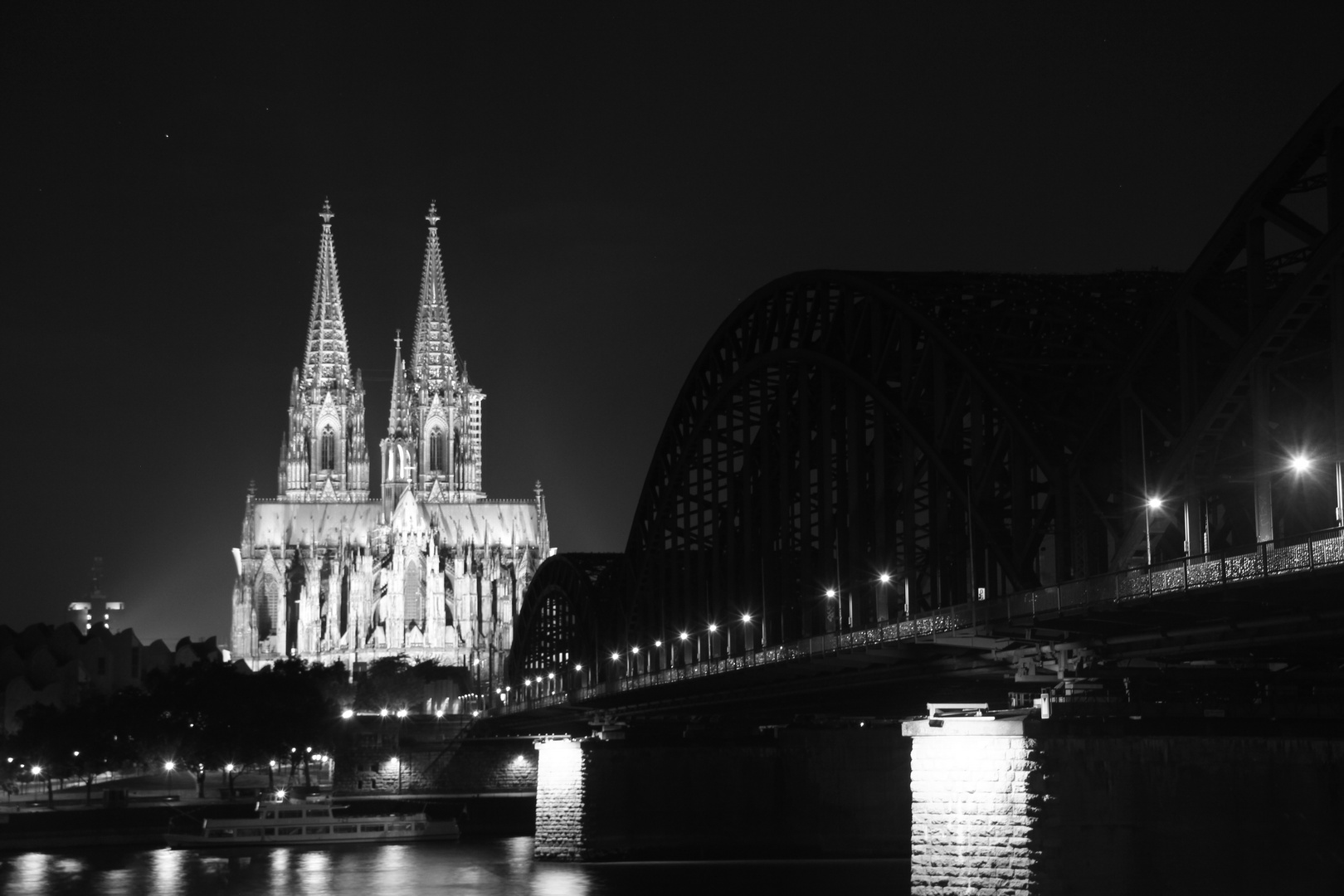 Köln by night