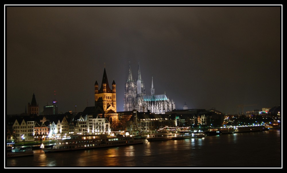 Köln by night