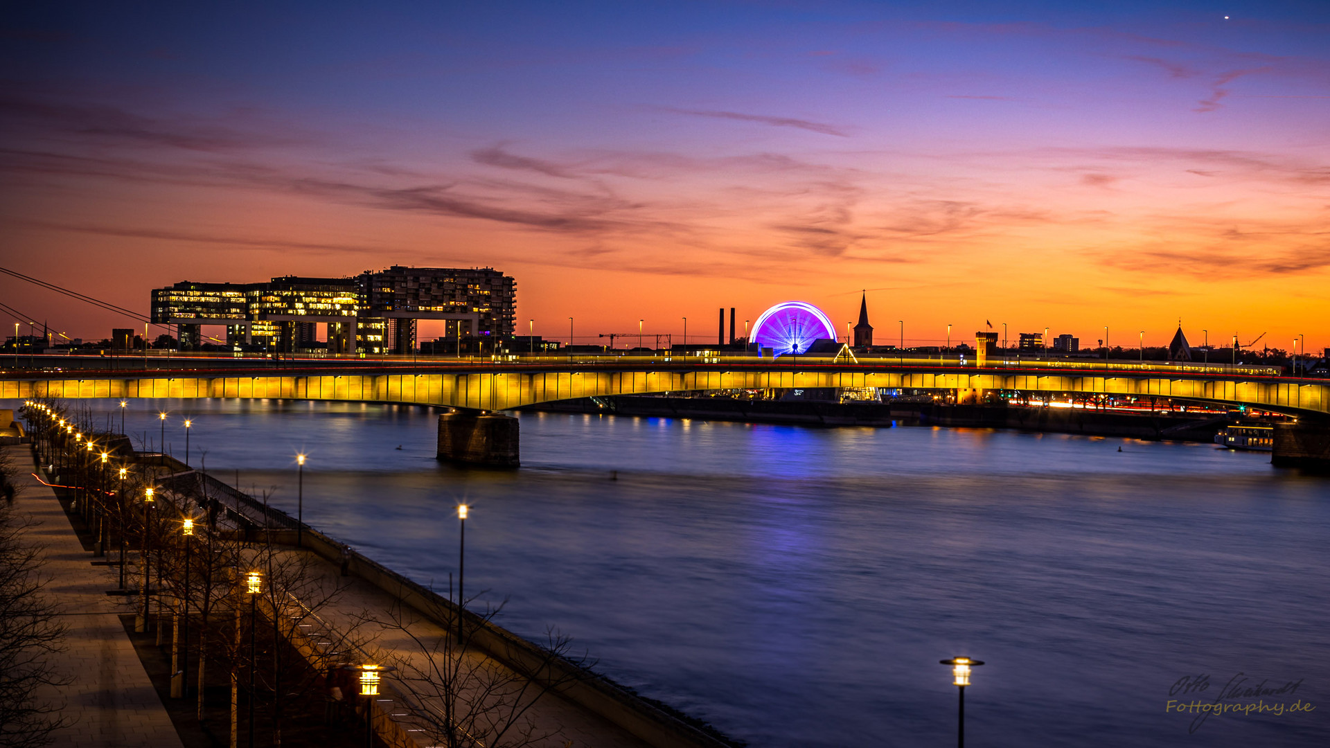 Köln - das Riesenrad dreht  - Ö - sich 