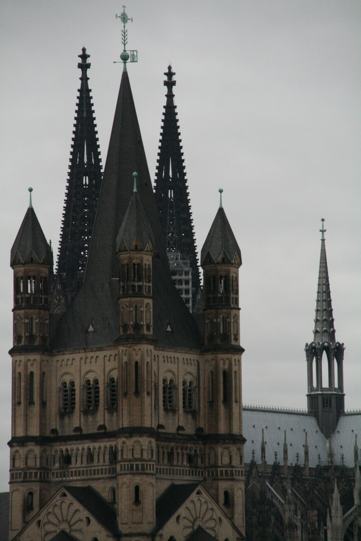 Köln -Die Domtürme, verschmolzen mit Groß Sankt Martin-