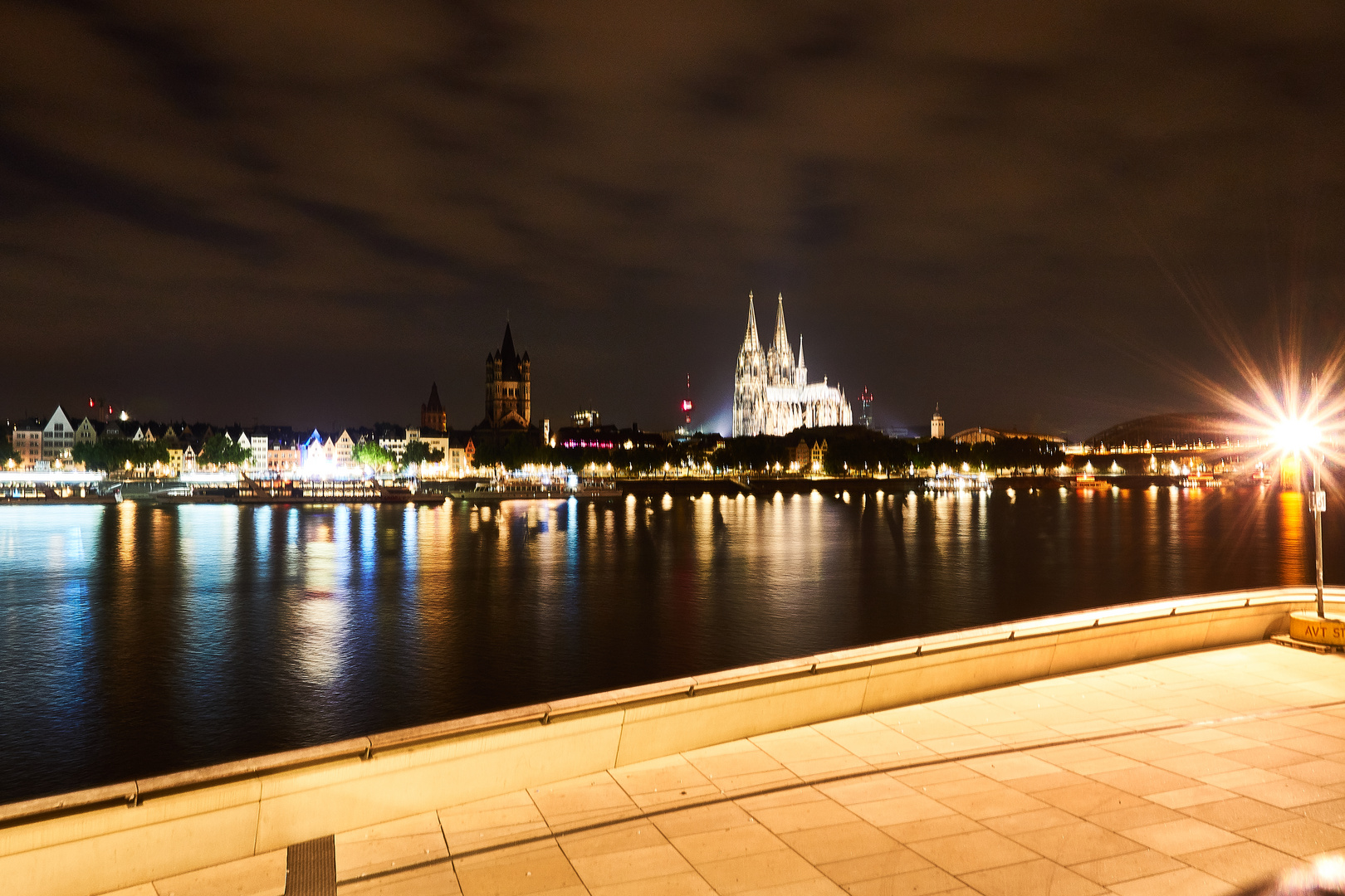 köln dom bei nacht