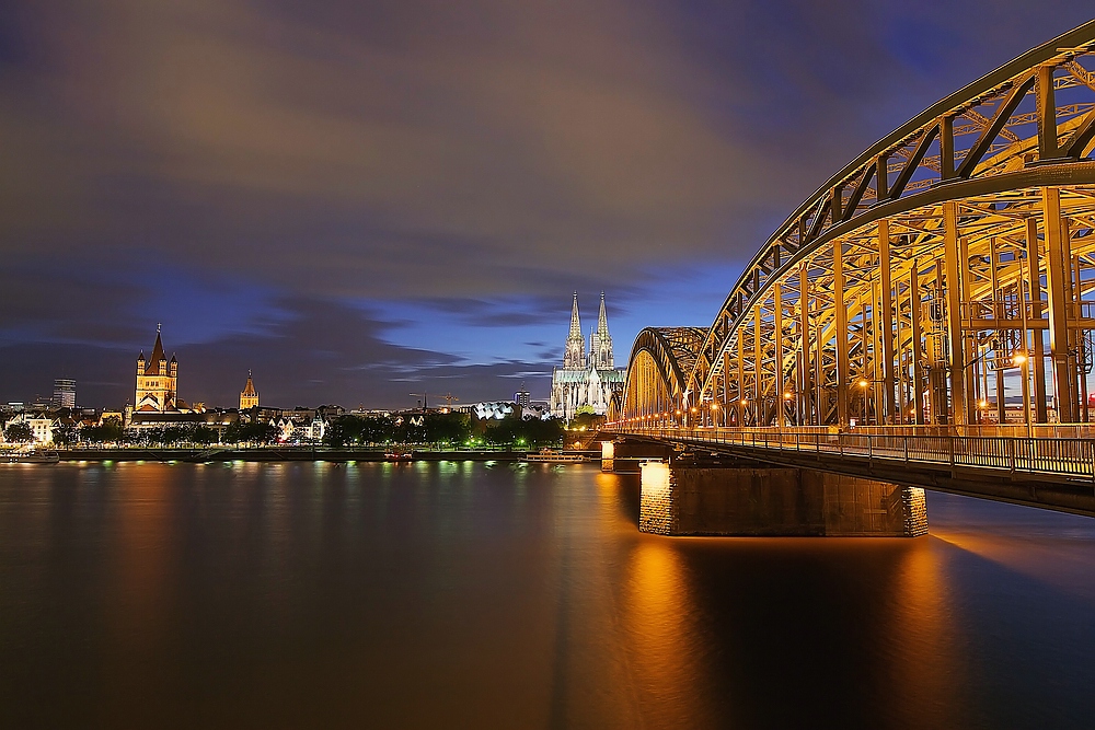 Köln Dom bei Nacht I