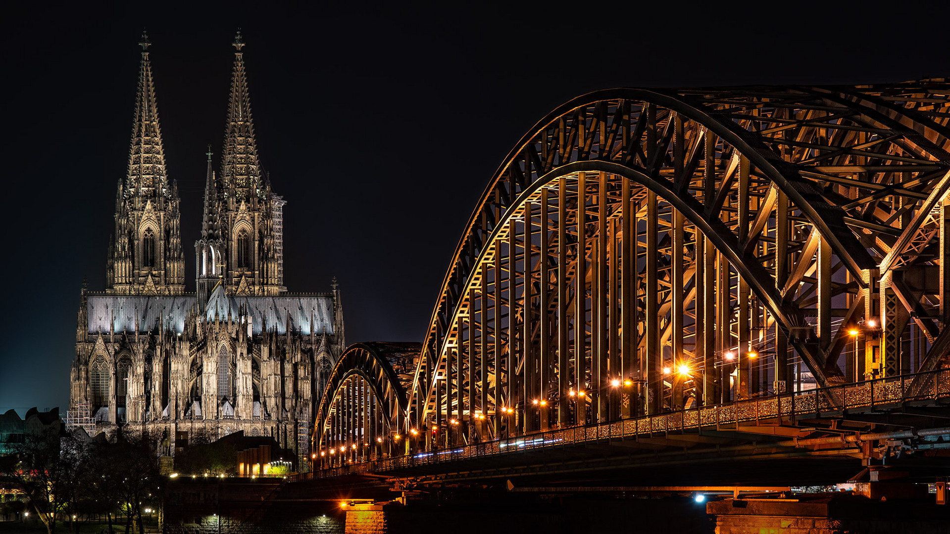 Köln - Dom - Hohenzollernbrücke