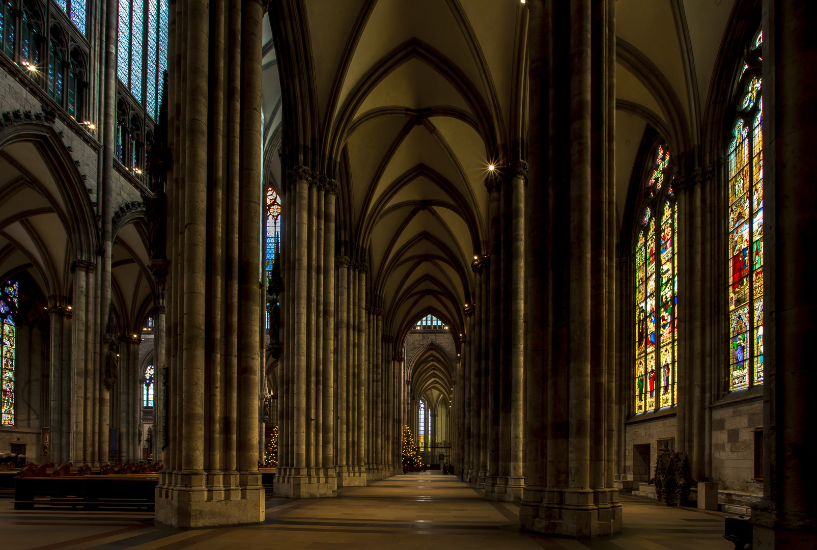 Köln, Dom, Impressionen des Innenraums ©Gerold Guggenbühl