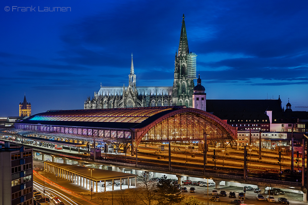 Köln - Dom mit St.Mariä Himmelfahrt und Hauptbahnhof