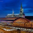 Köln - Dom mit St.Mariä Himmelfahrt und Hauptbahnhof