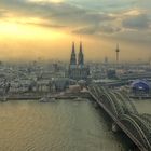 Köln getaucht ins Abendlicht