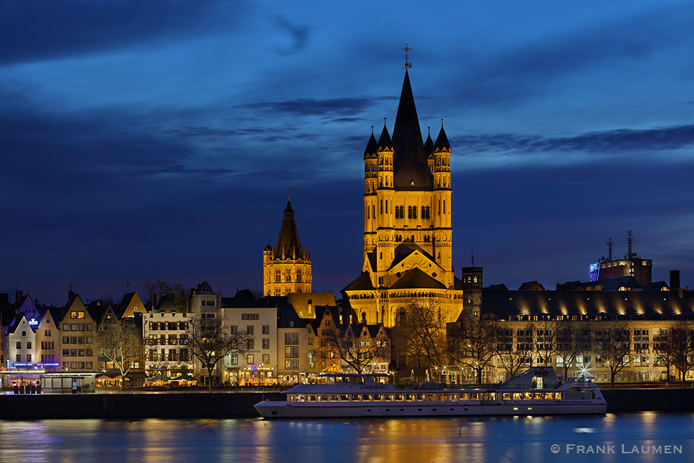 Köln - Gross S.Martin mit Rathaus