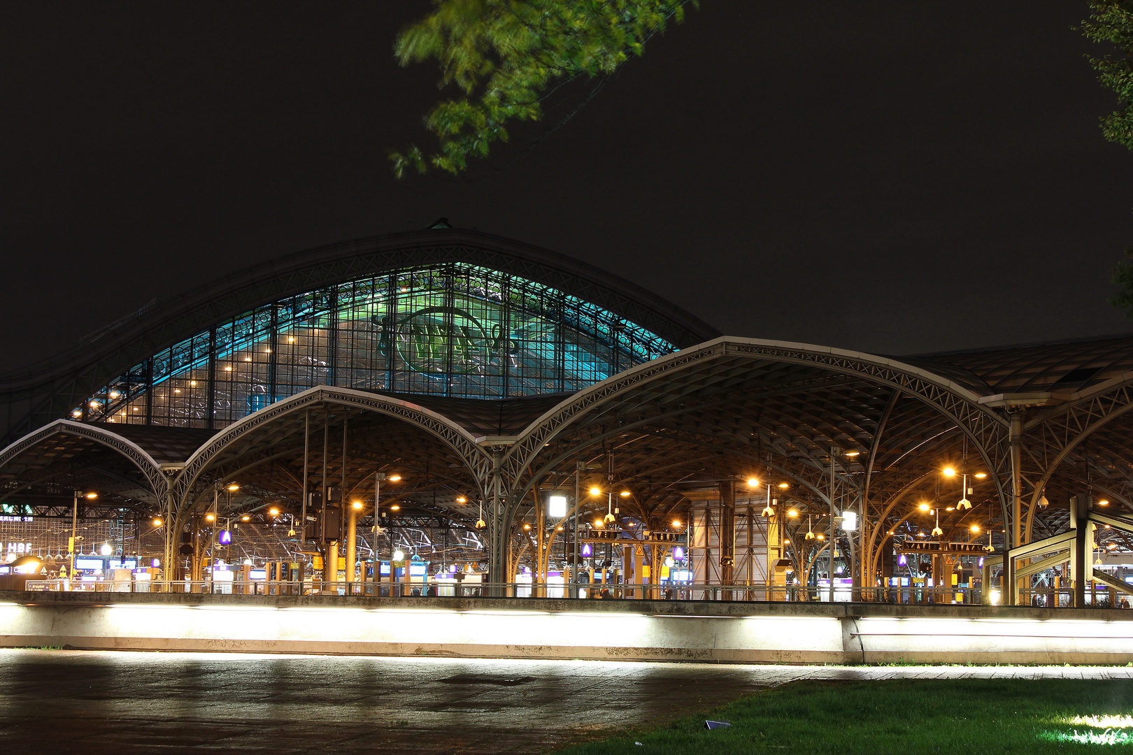 Köln HBF in der Nacht