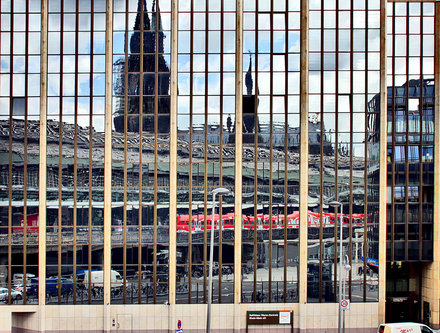 Köln Hbf verspiegelt......