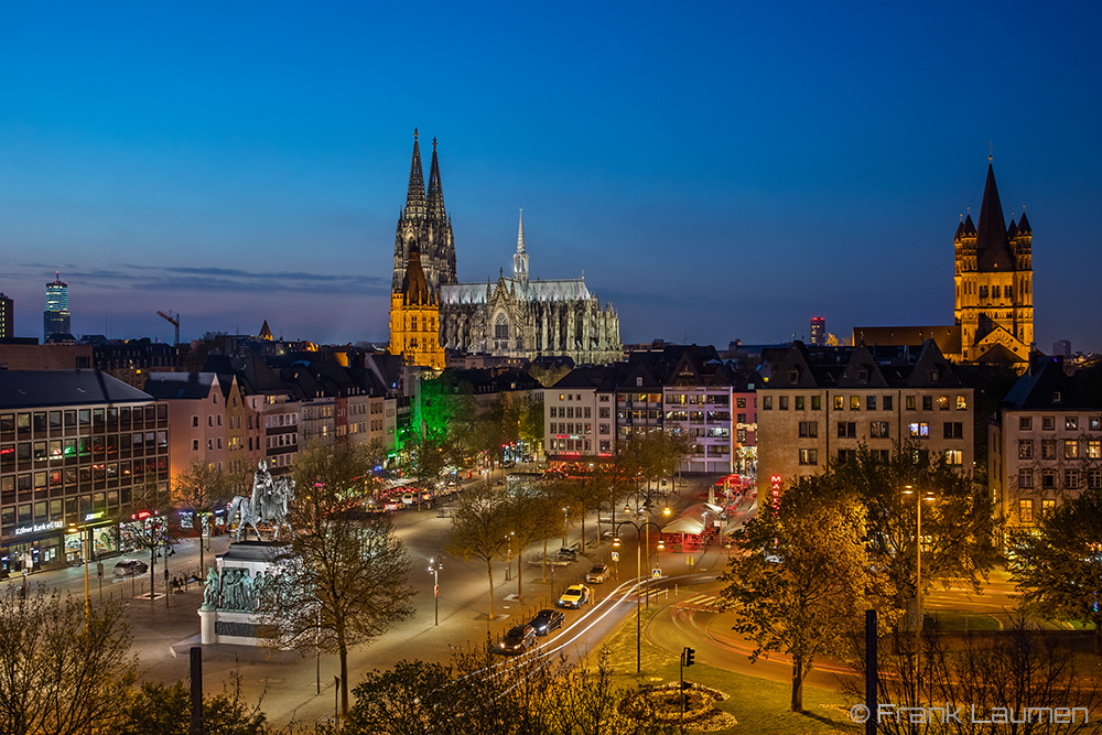 Köln - Heumarkt mit Reiterstandbild, Dom, Rathaus und Gross St. Martin