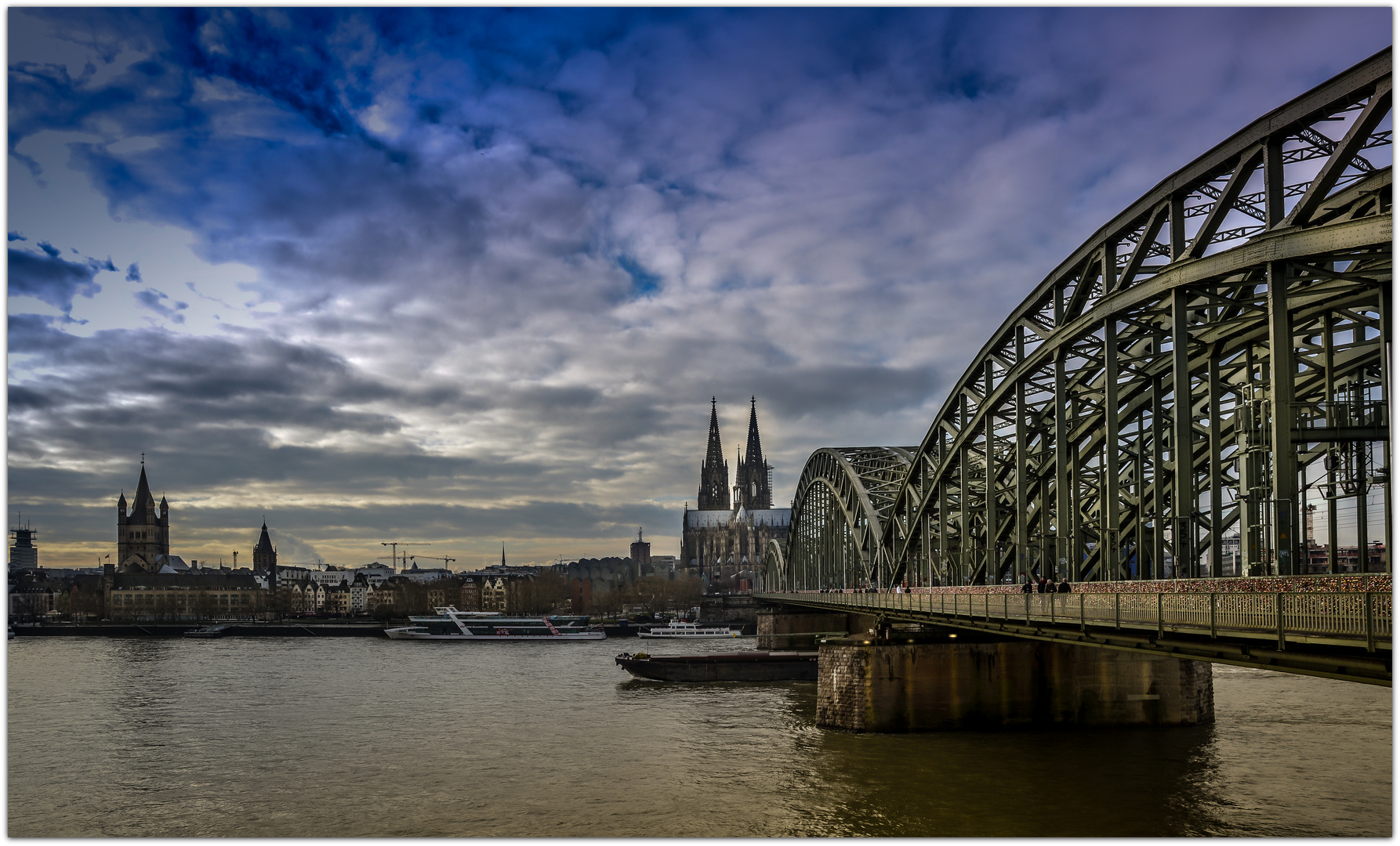 Köln, Hohenzollernbrücke, spät Nachmittags