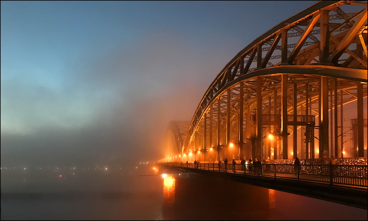 Köln im Nebel