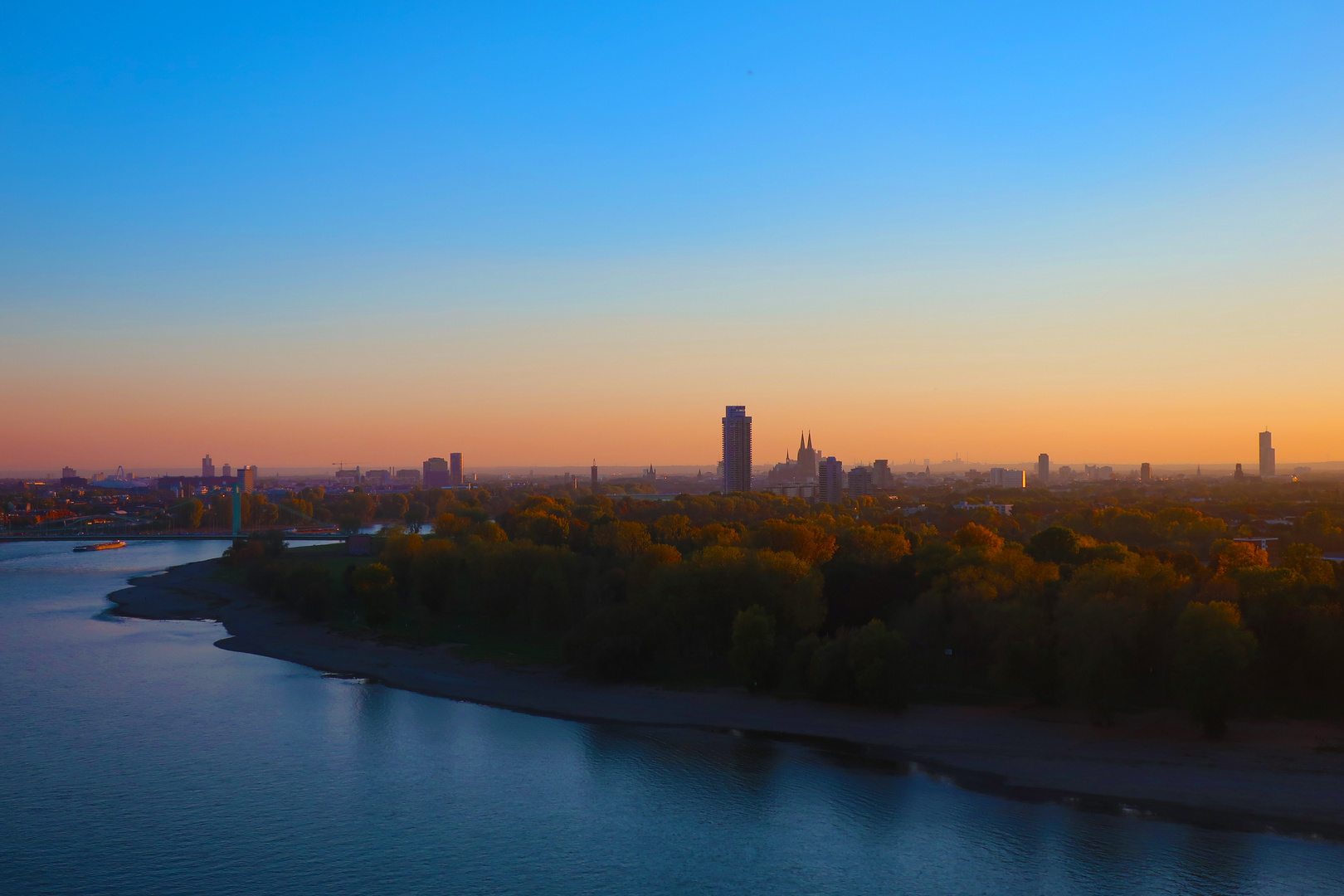 Köln in der Aberndsonne