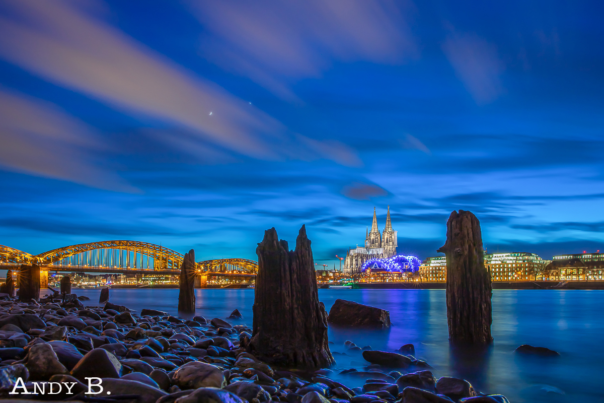 Köln in der blauen Stunde