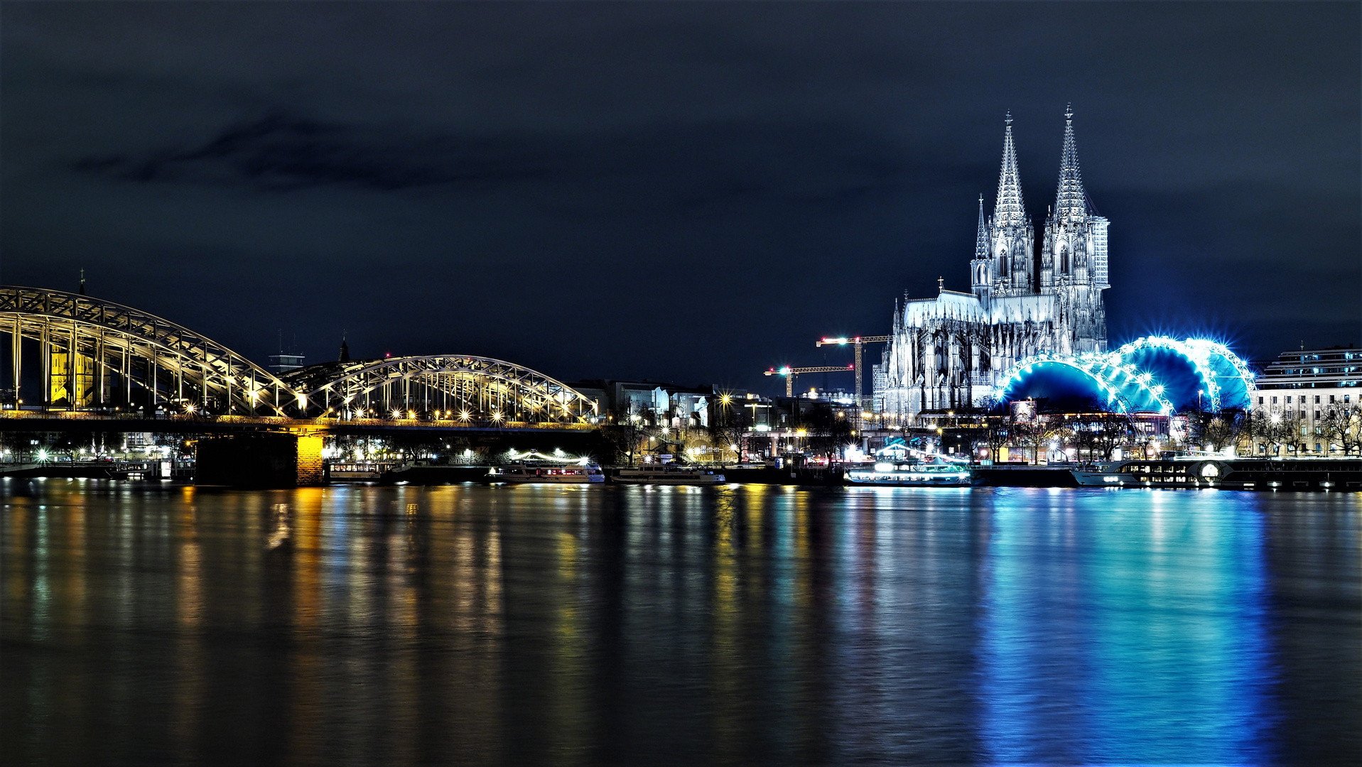 Köln in Dezembernacht