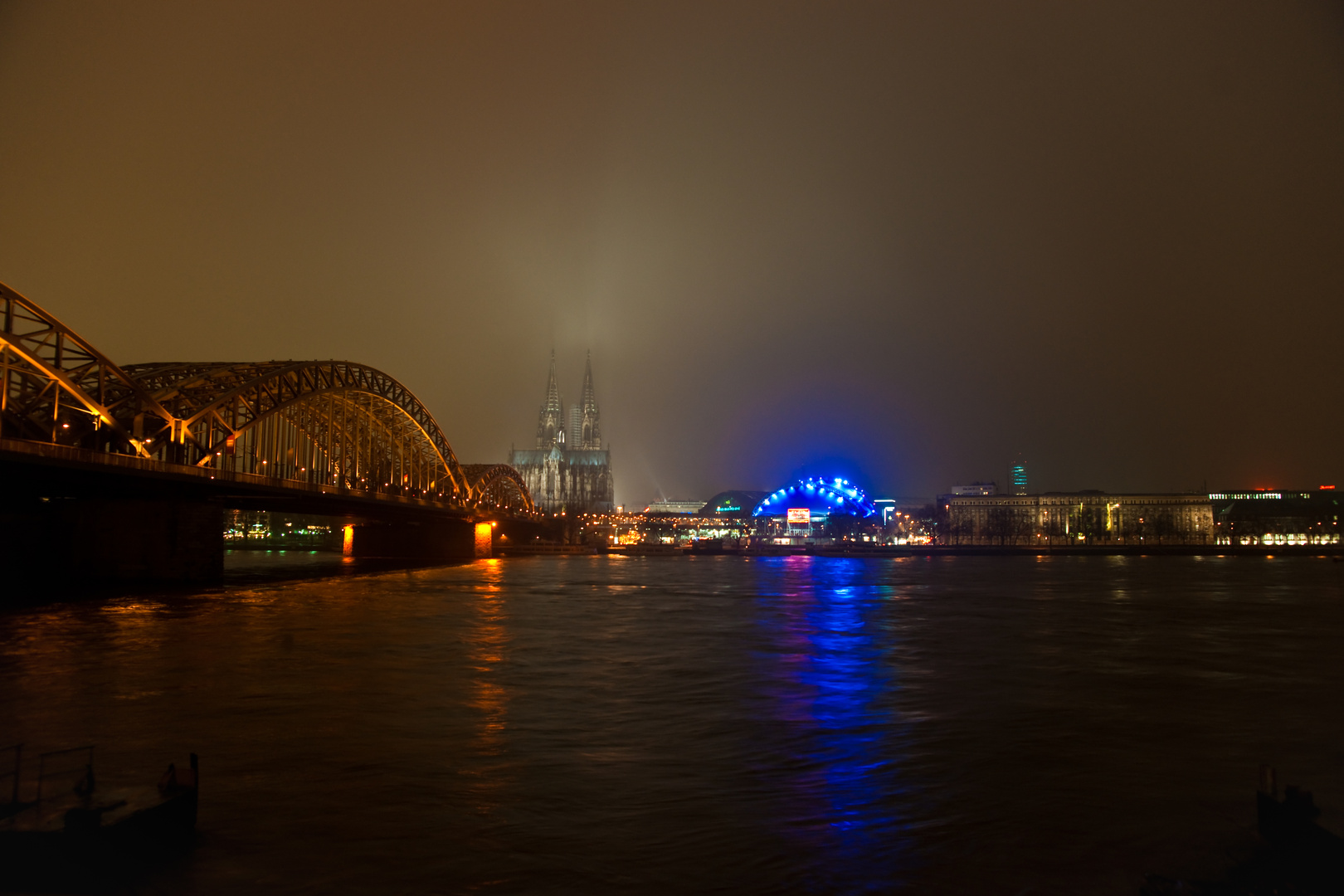 Köln in einer Winternacht