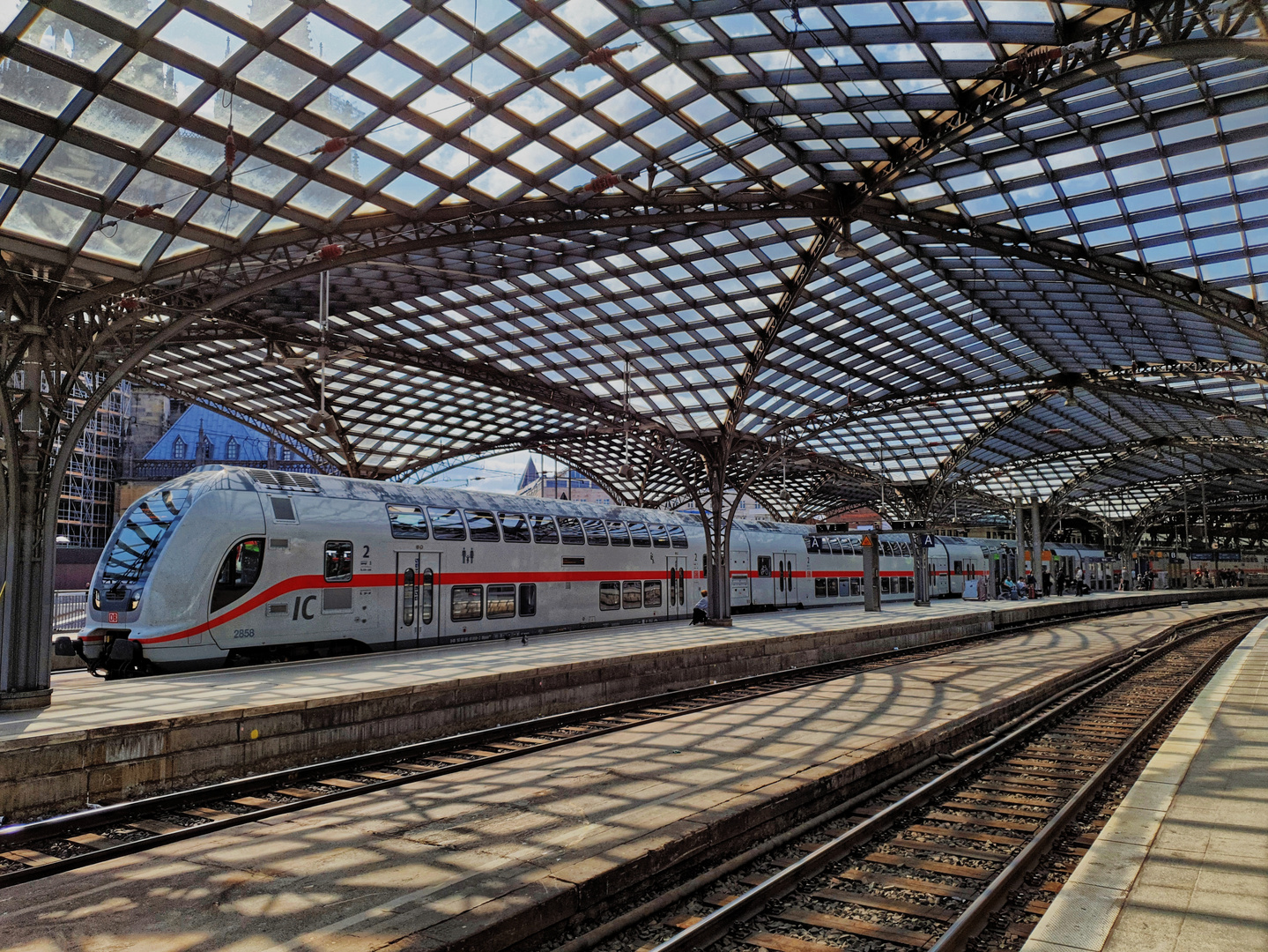 Köln - Intercity 2 im Hauptbahnhof