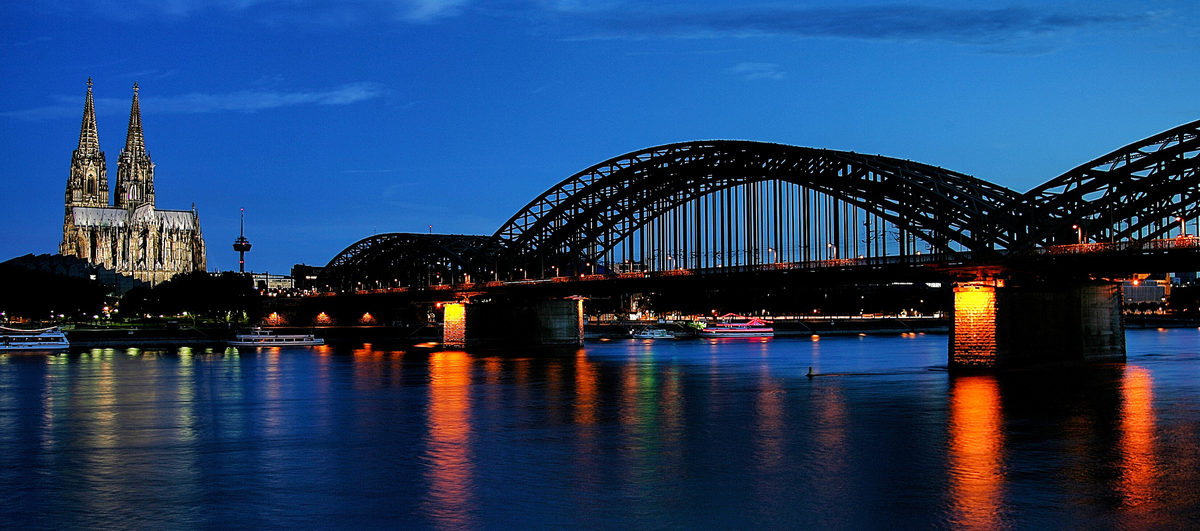 Köln / Kölner Dom & Hohenzollernbrücke / 2013 / 5 - 2